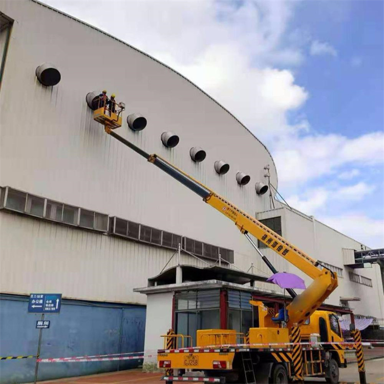 定城镇高空作业车出租服务：专业广告牌安装解决方案