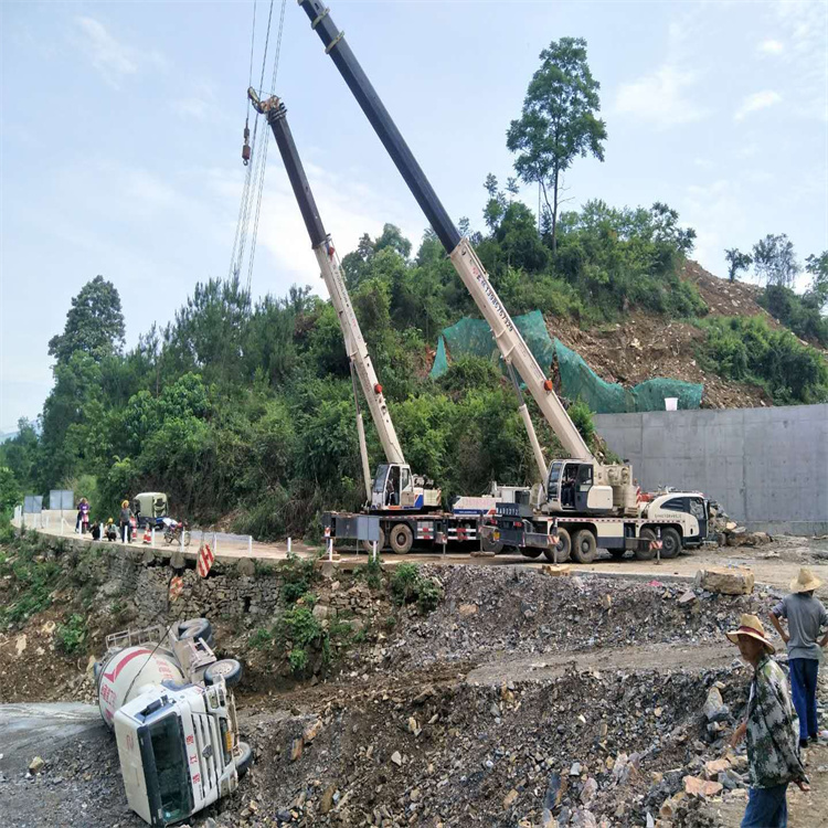 定城镇汽车掉沟里叫吊车救援要多少钱