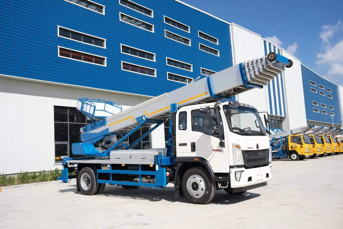 定城镇出租云梯车高空作业车 建筑垃圾搬运